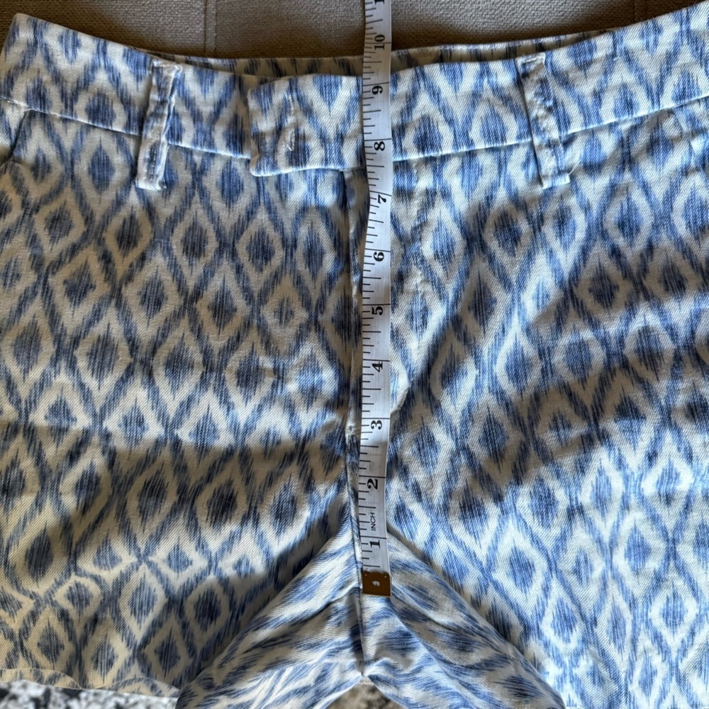 Level 99 Ikat Diamond Print Shorts Blue White Size 27 Flat Front - Picture 7 of 9